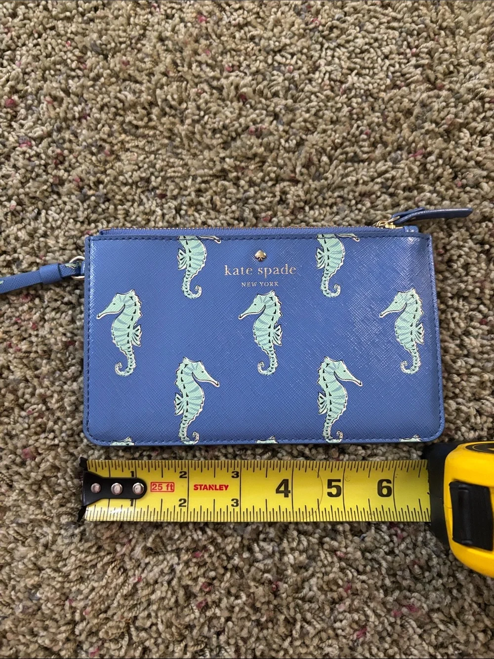 Kate Spade New York Cedar Street Seahorses Slim Bee Wristlet - NWOT